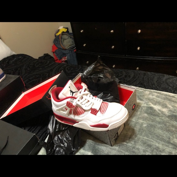 Jordan Gym Red 4s